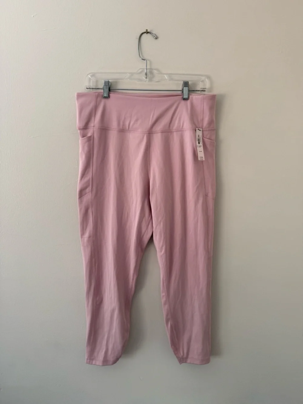 Victoria's Secret VSX Essential
High Rise Pocket Legging Sz XL
Chalk Rose - NWT - Picture 2 of 14
